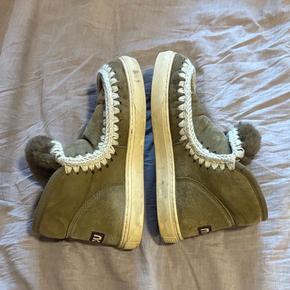 Mou Olive Fur-Lined Boots - Picture 3 of 5